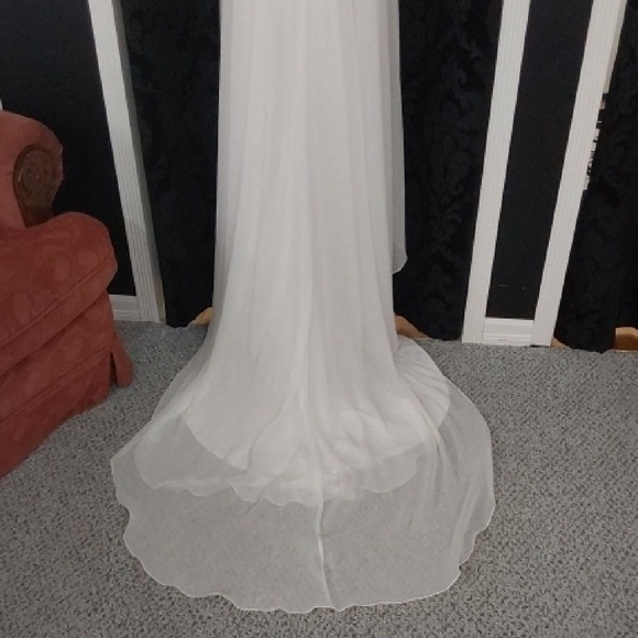 Alfred Sung Bridal Wedding Gown 7074 - Picture 4 of 5